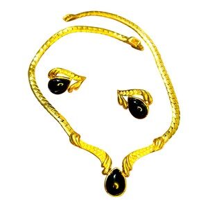 Gold Tone Black Cabochon Necklace Matching Post Pierced Earrings Set